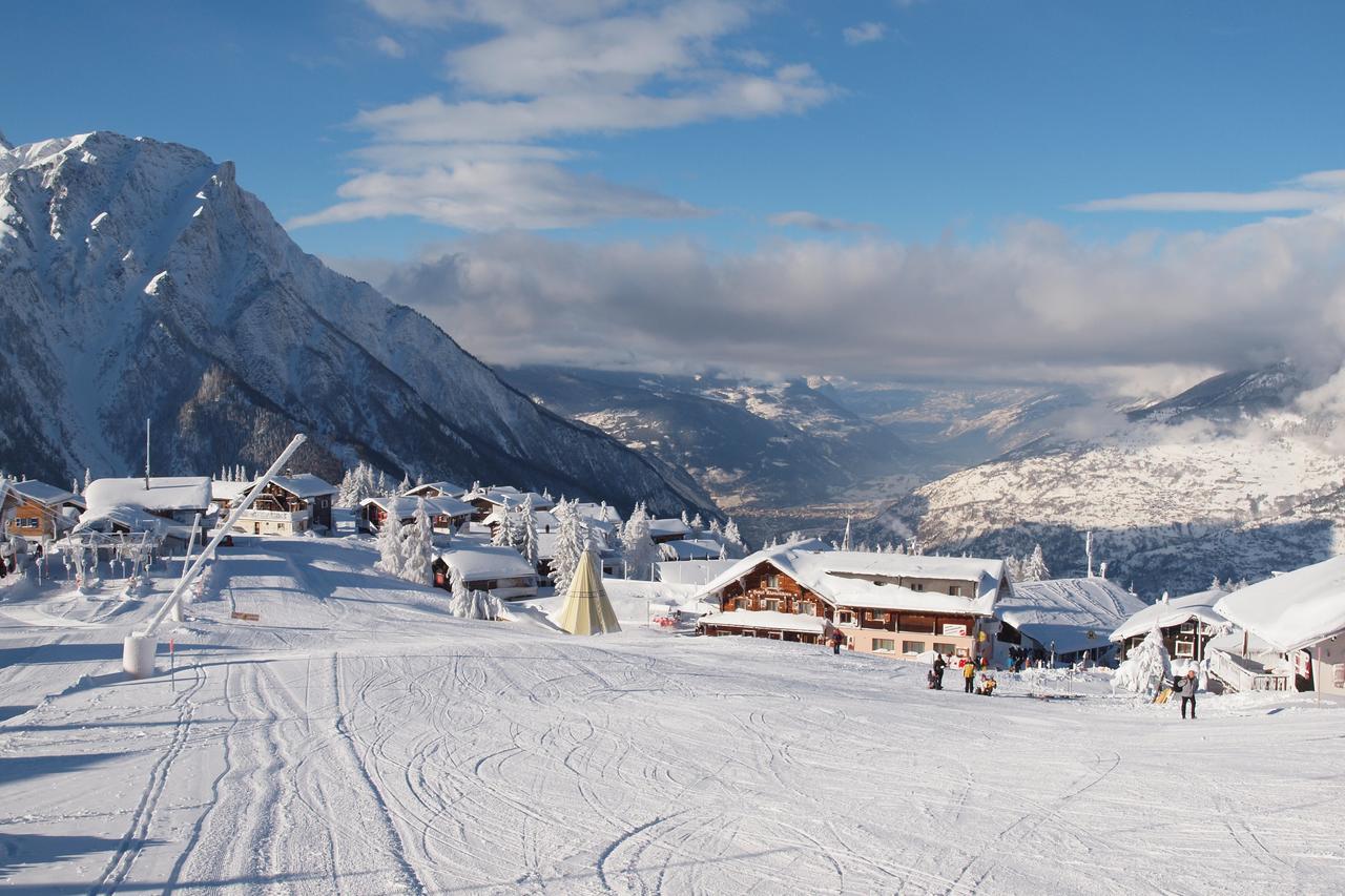 Gruppenhaus Im Walliser Alpstyle Rosswald エクステリア 写真